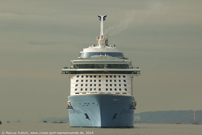 Das Kreuzfahrtschiff QUANTUM OF THE SEAS von der Kreuzfahrtreederei Royal Caribbean International am 23. Oktober 2014 in Hamburg (Deutschland).