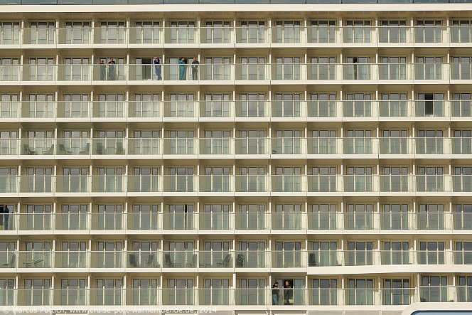 Das Kreuzfahrtschiff QUANTUM OF THE SEAS von der Kreuzfahrtreederei Royal Caribbean International am 23. Oktober 2014 in Hamburg (Deutschland).