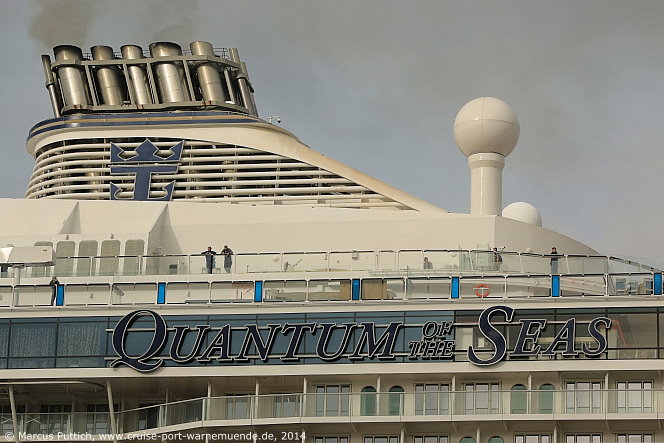 Das Kreuzfahrtschiff QUANTUM OF THE SEAS von der Kreuzfahrtreederei Royal Caribbean International am 23. Oktober 2014 in Hamburg (Deutschland).