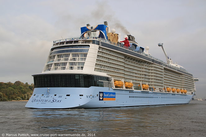 Das Kreuzfahrtschiff QUANTUM OF THE SEAS von der Kreuzfahrtreederei Royal Caribbean International am 23. Oktober 2014 in Hamburg (Deutschland).