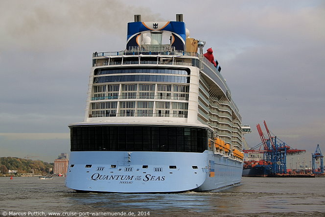 Das Kreuzfahrtschiff QUANTUM OF THE SEAS von der Kreuzfahrtreederei Royal Caribbean International am 23. Oktober 2014 in Hamburg (Deutschland).