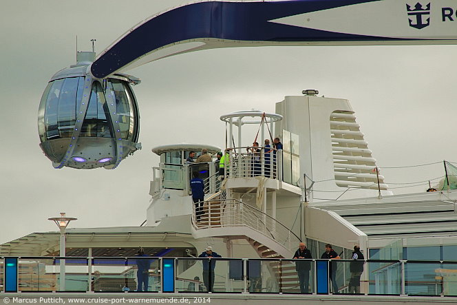 Das Kreuzfahrtschiff QUANTUM OF THE SEAS von der Kreuzfahrtreederei Royal Caribbean International am 23. Oktober 2014 in Hamburg (Deutschland).
