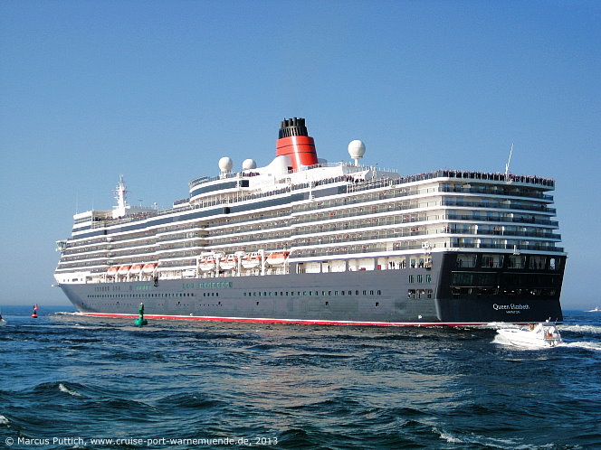 Das Kreuzfahrtschiff QUEEN ELIZABETH am 05. Mai 2013 im Kreuzfahrthafen Warnem&uuml;nde in der Hansestadt Rostock (Erstanlauf).