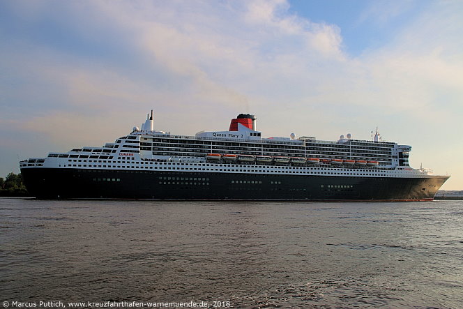 Das Kreuzfahrtschiff QUEEN MARY 2 am 27. Mai 2018 in Hamburg (Deutschland).