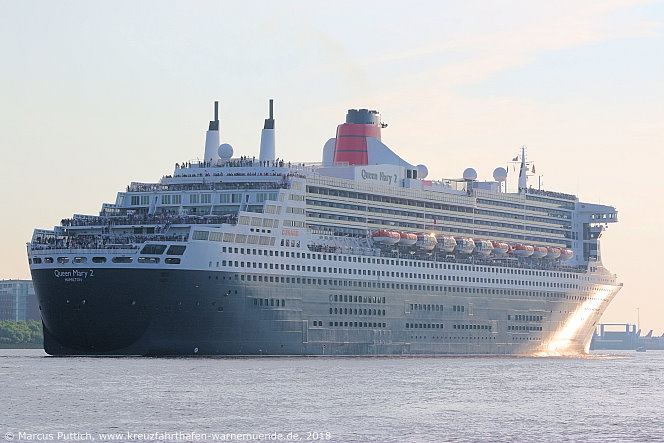 Das Kreuzfahrtschiff QUEEN MARY 2 am 27. Mai 2018 in Hamburg (Deutschland).