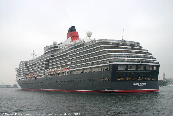Das Kreuzfahrtschiff QUEEN VICTORIA am 11. Juni 2013 im Kreuzfahrthafen Warnemünde in der Hansestadt Rostock (Erstanlauf).
