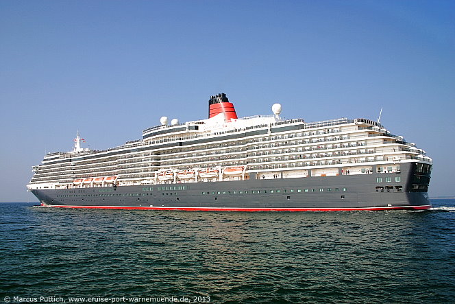 Das Kreuzfahrtschiff QUEEN VICTORIA am 11. Juni 2013 im Kreuzfahrthafen Warnemünde in der Hansestadt Rostock (Erstanlauf).