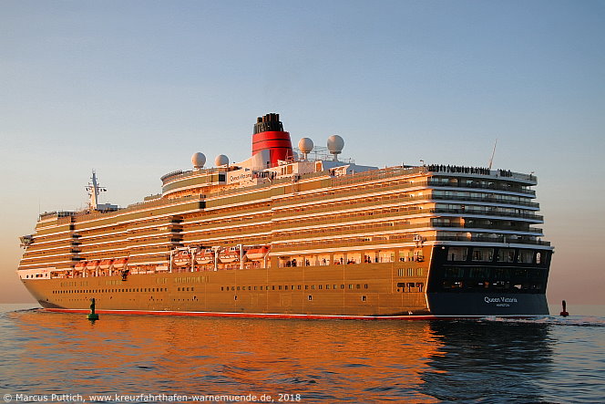 Das Kreuzfahrtschiff QUEEN VICTORIA am 21. August 2018 im Kreuzfahrthafen Warnemünde in der Hansestadt Rostock.