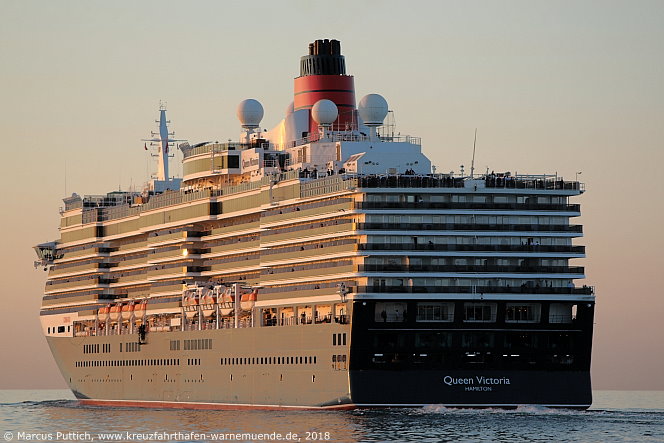 Das Kreuzfahrtschiff QUEEN VICTORIA am 21. August 2018 im Kreuzfahrthafen Warnemünde in der Hansestadt Rostock.