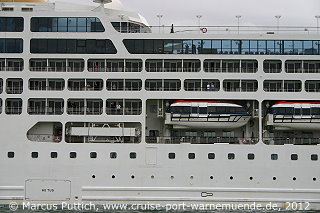 Das Kreuzfahrtschiff ADONIA am 30. Mai 2012 im Kreuzfahrthafen Warnem&uuml;nde in der Hansestadt Rostock.
