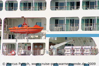 Kreuzfahrtschiff AZAMARA JOURNEY am 06. August 2009 im Kreuzfahrthafen Warnem&uuml;nde in der Hansestadt Rostock.