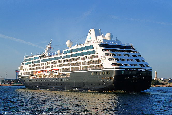 Das Kreuzfahrtschiff Kreuzfahrtschiff AZAMARA ONWARD am 27. August 2024 im Kreuzfahrthafen Warnemünde in der Hansestadt Rostock (Erstanlauf).