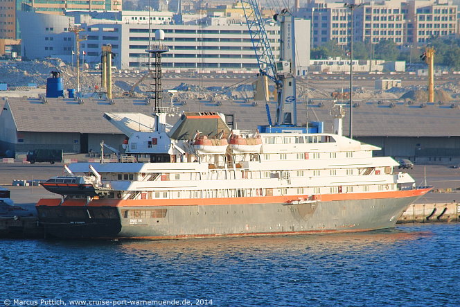 Die Yacht CRUISE ONE am 07. Dezember 2014 in Dubai (Vereinigte Arabische Emirate).