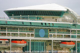 Das Kreuzfahrtschiff RHAPSODY OF THE SEAS am 29. September 2010 in Honolulu, HI (USA).