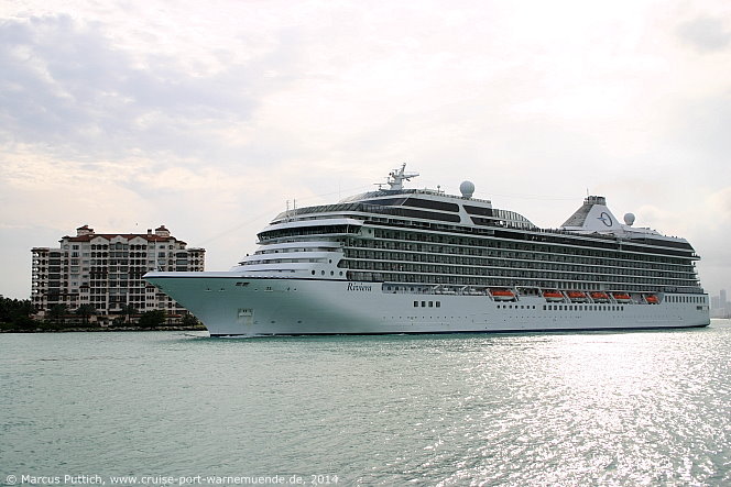 Das Kreuzfahrtschiff RIVIERA am 28. März 2014 in Miami, FL (USA).