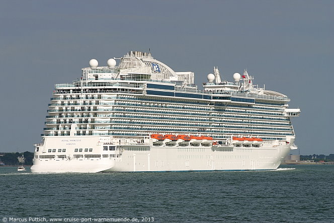 Das Kreuzfahrtschiff ROYAL PRINCESS am 14. Juni 2013 in Southampton (England).