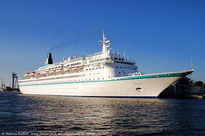 Das Kreuzfahrtschiff ALBATROS am 23. September 2006 im Kreuzfahrthafen Warnem&uuml;nde in der Hansestadt Rostock.