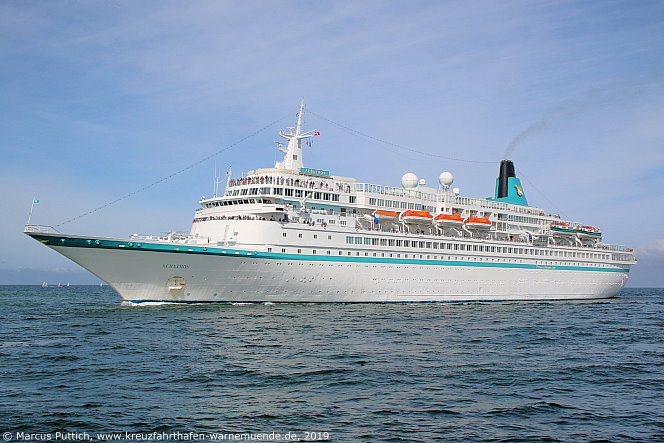 Das Kreuzfahrtschiff ALBATROS am 09. August 2019 im Kreuzfahrthafen Warnem&uuml;nde in der Hansestadt Rostock.