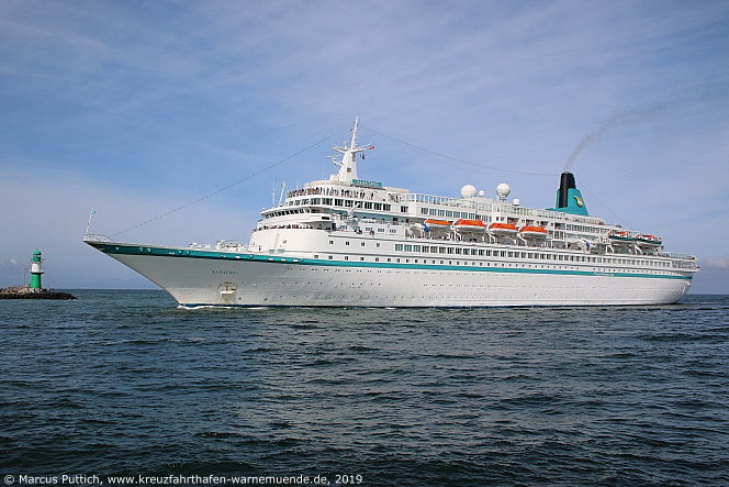 Das Kreuzfahrtschiff ALBATROS am 09. August 2019 im Kreuzfahrthafen Warnem&uuml;nde in der Hansestadt Rostock.