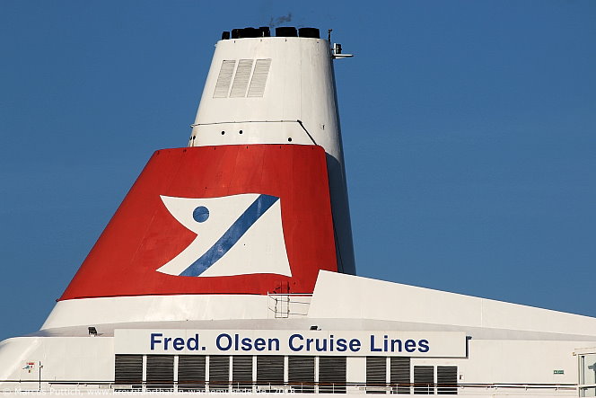 Das Kreuzfahrtschiff BOUDICCA am 08. April 2018 im Kreuzfahrthafen Warnem&uuml;nde in der Hansestadt Rostock.
