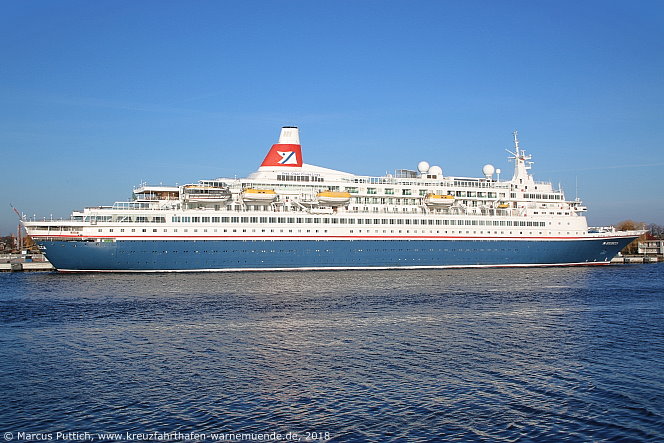 Das Kreuzfahrtschiff BOUDICCA am 08. April 2018 im Kreuzfahrthafen Warnem&uuml;nde in der Hansestadt Rostock.