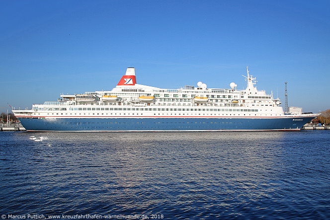 Das Kreuzfahrtschiff BOUDICCA am 08. April 2018 im Kreuzfahrthafen Warnem&uuml;nde in der Hansestadt Rostock.