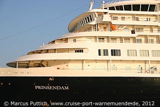 Das Kreuzfahrtschiff PRINSENDAM am 04. August 2012 im Kreuzfahrthafen Warnem&uuml;nde in der Hansestadt Rostock.