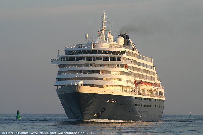 Das Kreuzfahrtschiff PRINSENDAM am 04. August 2012 im Kreuzfahrthafen Warnem&uuml;nde in der Hansestadt Rostock.