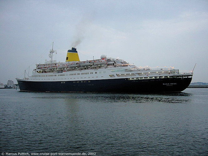 Das Kreuzfahrtschiff SAGA ROSE am 07. Juli 2002 im Ostseebad Warnem&uuml;nde.
