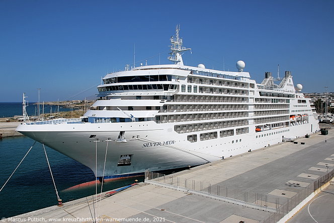 Das Kreuzfahrtschiff SILVER MOON von der Kreuzfahrtreederei Silversea Cruises am 13. Mai 2021 in Heraklion auf der Insel Kreta (Griechenland).