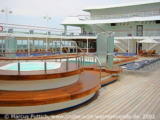 Kreuzfahrtschiff SILVER SHADOW: Das Pooldeck auf Deck 8.