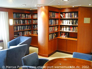 Kreuzfahrtschiff SILVER SHADOW: Die Library (Bibliothek) auf Deck 8.