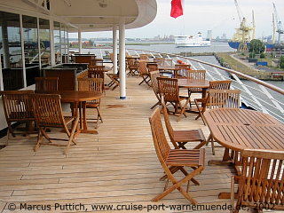 Kreuzfahrtschiff SILVER SHADOW: Der Außenbereich des Terrace Cafe auf Deck 7.