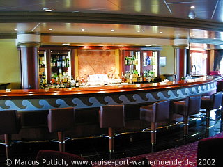 Kreuzfahrtschiff SILVER SHADOW: Die Bar der Athenian Show Lounge auf Deck 5.