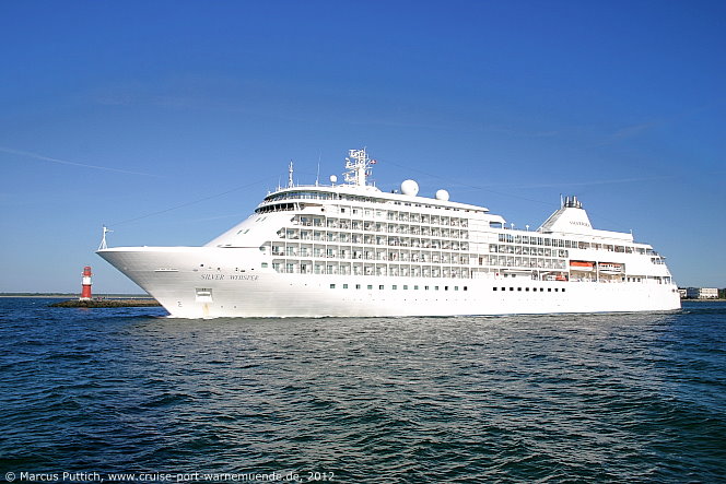 Das Kreuzfahrtschiff SILVER WHISPER am 27. Mai 2012 im Ostseebad Warnem&uuml;nde.