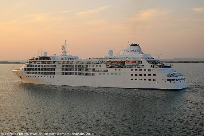 Das Kreuzfahrtschiff SILVER WIND am 16. November 2014 in Dubai (Vereinigte Arabische Emirate).