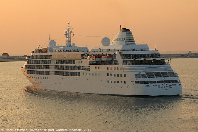 Das Kreuzfahrtschiff SILVER WIND am 16. November 2014 in Dubai (Vereinigte Arabische Emirate).