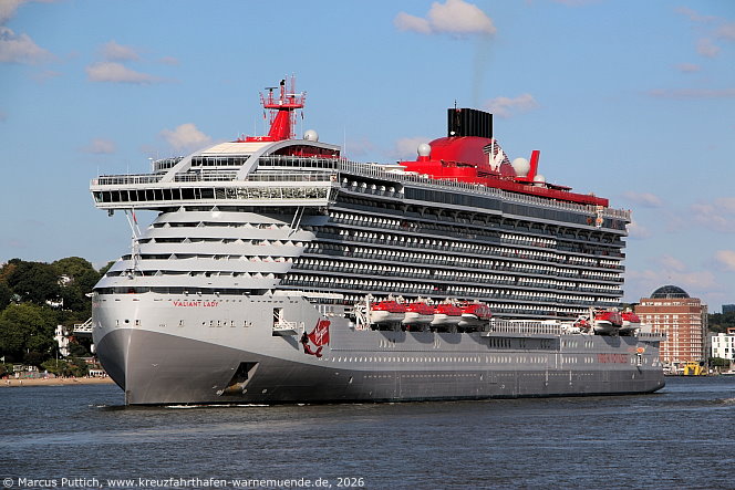 Das Kreuzfahrtschiff VALIANT LADY von der Kreuzfahrtreederei Virgin Voyages am 25. August 2026 in Hamburg (Deutschland).