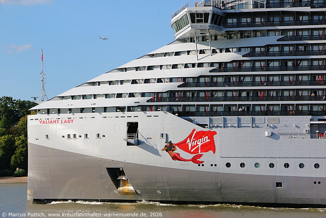 Das Kreuzfahrtschiff VALIANT LADY von der Kreuzfahrtreederei Virgin Voyages am 25. August 2026 in Hamburg (Deutschland).