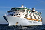 Kreuzfahrtschiff VOYAGER OF THE SEAS am 17. Juni 2022 im Kreuzfahrthafen Warnemünde in der Hansestadt Rostock