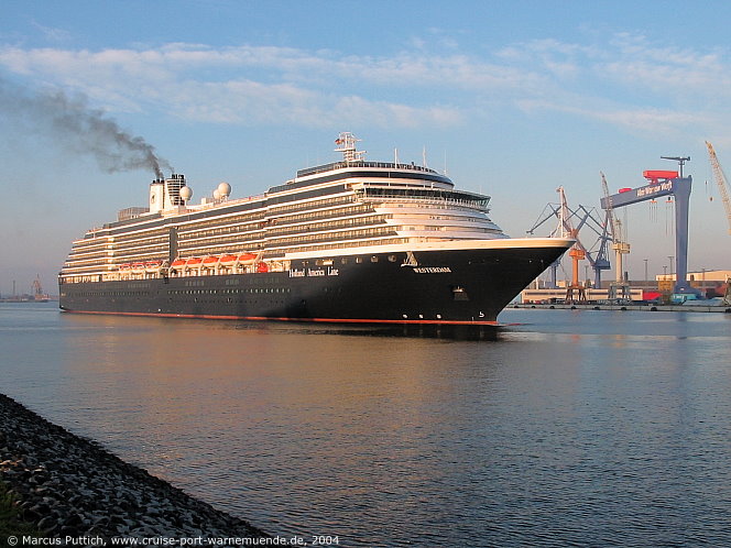 Das Kreuzfahrtschiff WESTERDAM am 02. Juli 2004 im Kreuzfahrthafen Warnem&uuml;nde in der Hansestadt Rostock (Erstanlauf).