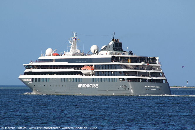 Das Kreuzfahrtschiff WORLD VOYAGER am 11. Juni 2022 in Kiel (Deutschland).
