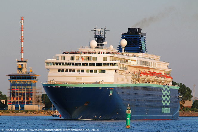 Das Kreuzfahrtschiff ZENITH am 19. Mai 2018 im Kreuzfahrthafen Warnem&uuml;nde in der Hansestadt Rostock.