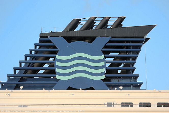 Das Kreuzfahrtschiff ZENITH am 19. Mai 2018 im Kreuzfahrthafen Warnem&uuml;nde in der Hansestadt Rostock.