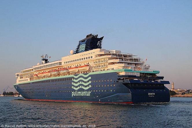 Das Kreuzfahrtschiff ZENITH am 28. Juli 2018 im Kreuzfahrthafen Warnemünde in der Hansestadt Rostock.